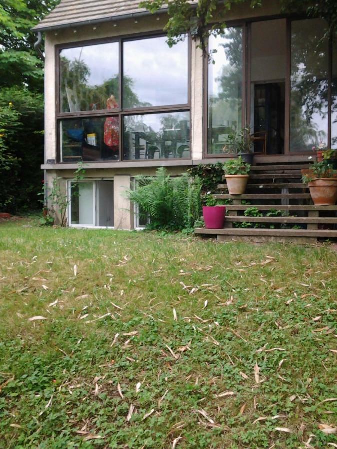 Les Seringats Poissy Exterior photo